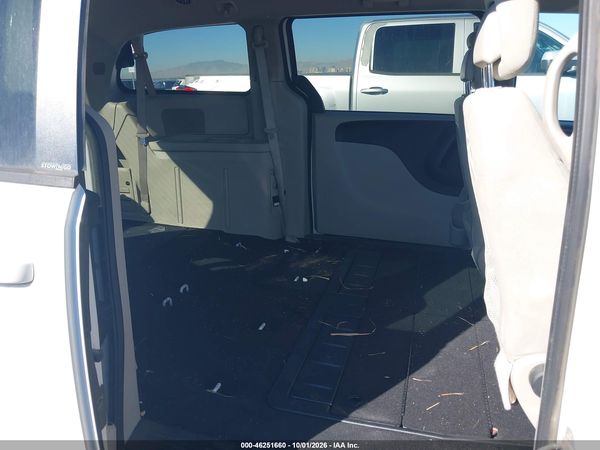 2012 DODGE GRAND CARAVAN SXT — I8