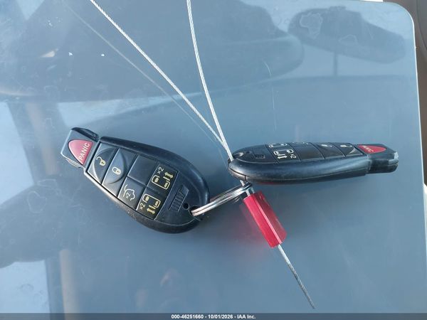 2012 DODGE GRAND CARAVAN SXT — I11