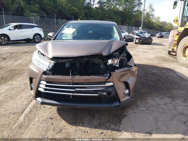 2017 TOYOTA HIGHLANDER LE PLUS — I6