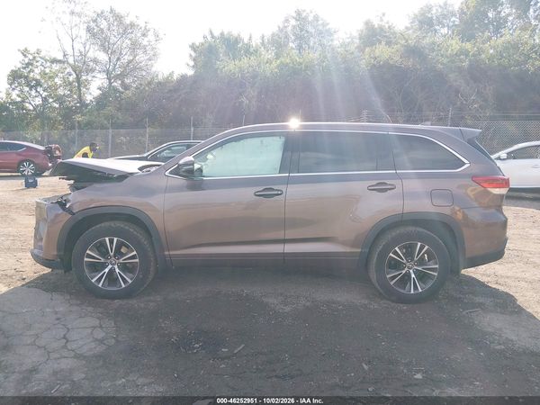 2017 TOYOTA HIGHLANDER LE PLUS — I117