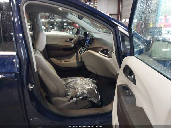 2017 CHRYSLER PACIFICA TOURING-L PLUS — I5