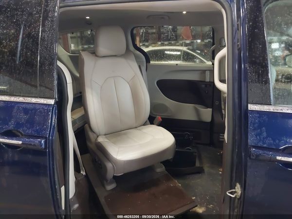 2017 CHRYSLER PACIFICA TOURING-L PLUS — I8