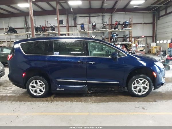 2017 CHRYSLER PACIFICA TOURING-L PLUS — I116