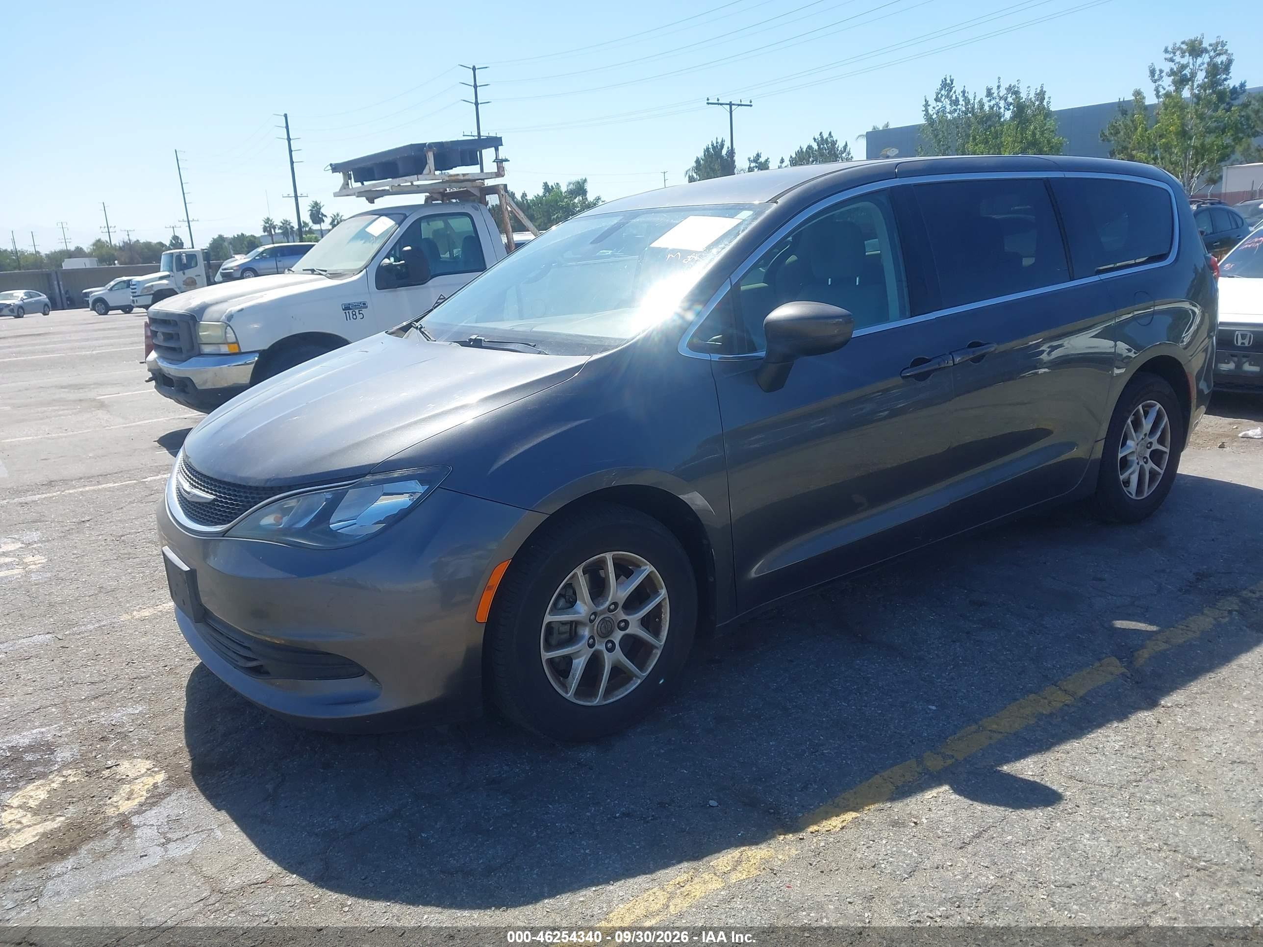 2017 CHRYSLER PACIFICA TOURING — I2