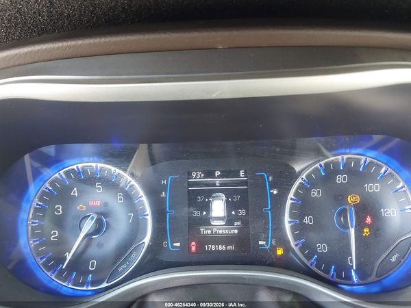 2017 CHRYSLER PACIFICA TOURING — I7