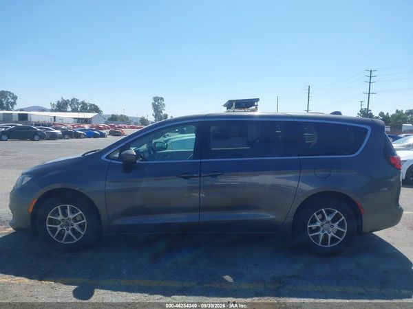 2017 CHRYSLER PACIFICA TOURING — I117