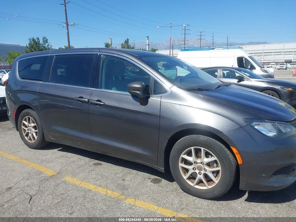 2017 CHRYSLER PACIFICA TOURING — I154