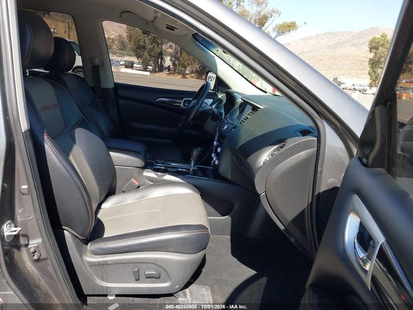 2019 NISSAN PATHFINDER SL — I5