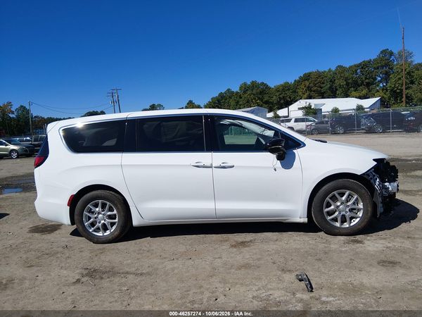 2027 CHRYSLER PACIFICA Select — I116