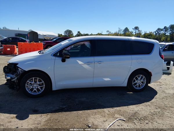 2027 CHRYSLER PACIFICA Select — I117