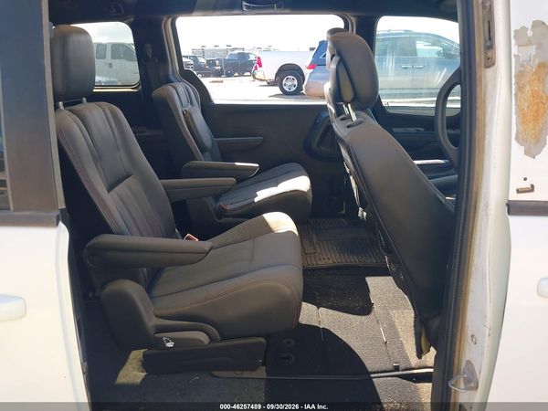 2016 DODGE GRAND CARAVAN R/T — I8