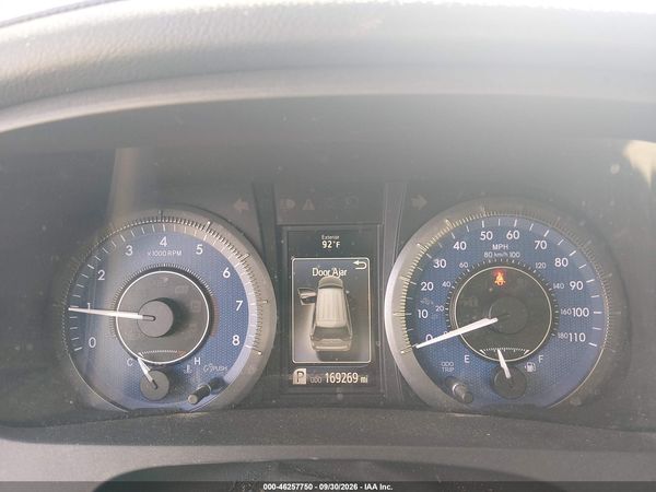 2015 TOYOTA SIENNA XLE PREMIUM 8 PASSENGER — I7