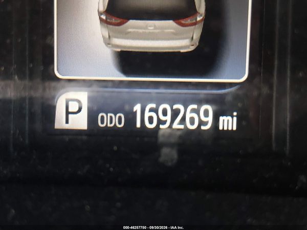 2015 TOYOTA SIENNA XLE PREMIUM 8 PASSENGER — I118