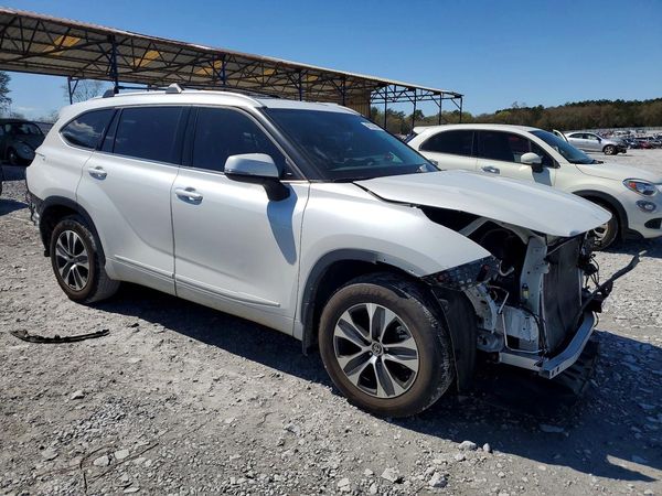 2022 TOYOTA HIGHLANDER