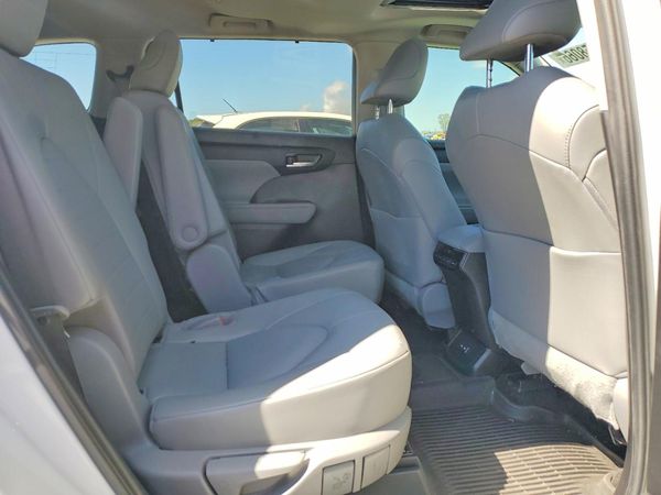 2022 TOYOTA HIGHLANDER