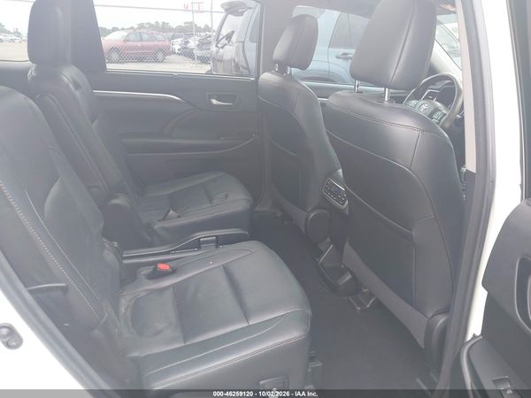 2018 TOYOTA HIGHLANDER LIMITED PLATINUM — I8