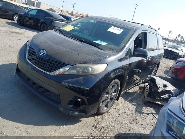 2017 TOYOTA SIENNA — I2