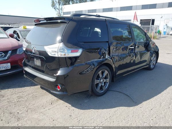 2017 TOYOTA SIENNA SE 8 PASSENGER — I4