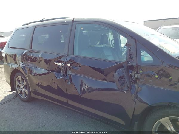 2017 TOYOTA SIENNA SE 8 PASSENGER — I6