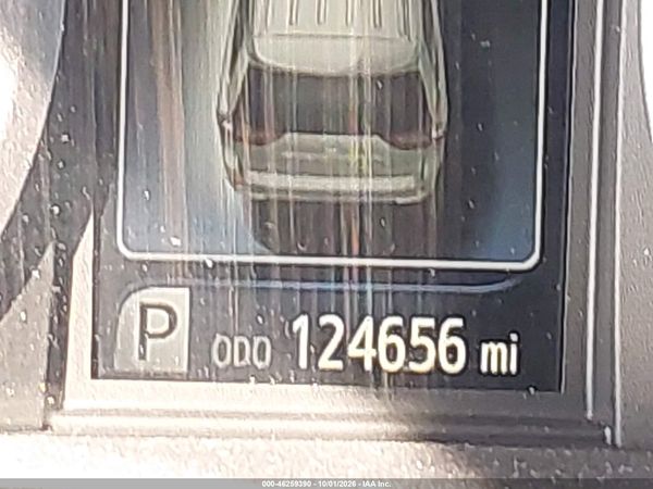 2017 TOYOTA SIENNA SE 8 PASSENGER — I118