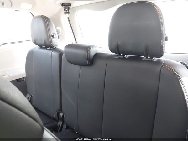 2017 TOYOTA SIENNA SE 8 PASSENGER — I155