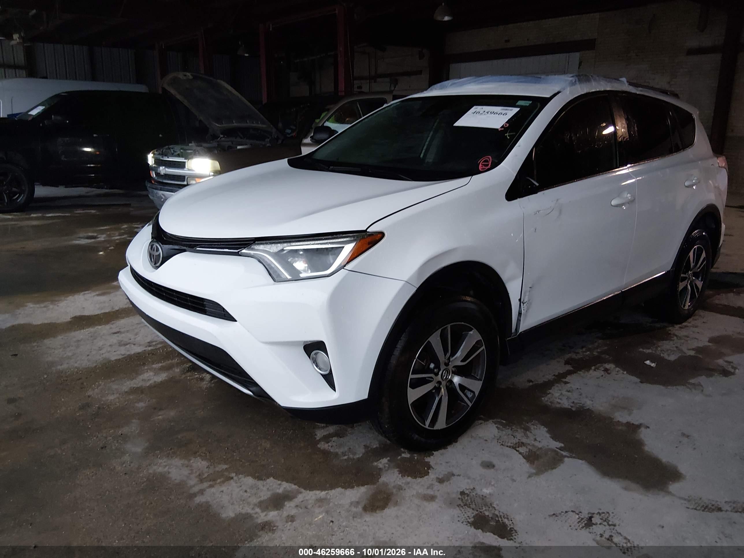 2017 TOYOTA RAV4 XLE — I2