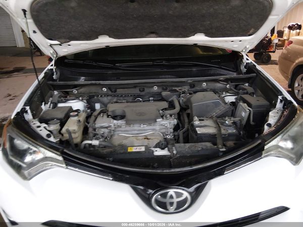 2017 TOYOTA RAV4 XLE — I10