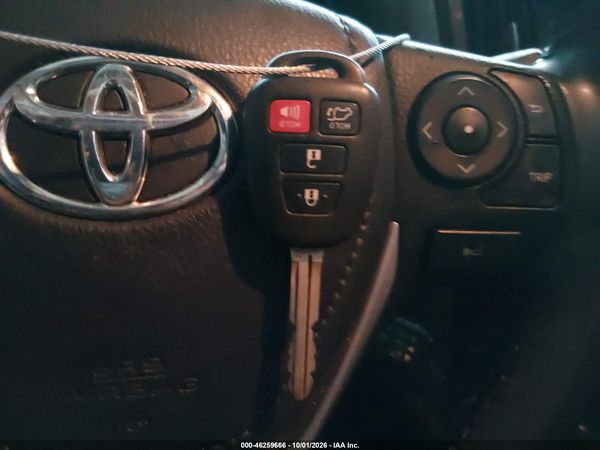 2017 TOYOTA RAV4 XLE — I11