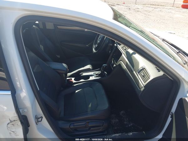 2017 VOLKSWAGEN PASSAT 1.8T R-LINE — I5