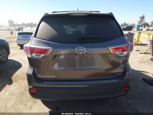 2016 TOYOTA HIGHLANDER XLE V6 — I119