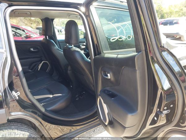 2017 JEEP RENEGADE LIMITED 4X4 — I8