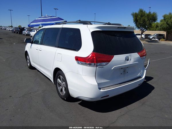 2012 TOYOTA SIENNA LE V6 8 PASSENGER — I3
