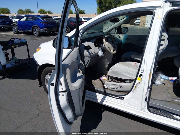 2012 TOYOTA SIENNA LE V6 8 PASSENGER — I5