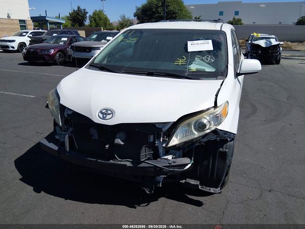 2012 TOYOTA SIENNA LE V6 8 PASSENGER — I6
