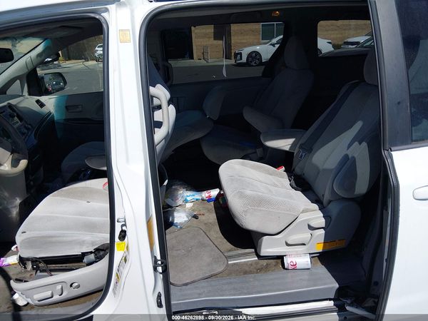 2012 TOYOTA SIENNA LE V6 8 PASSENGER — I8