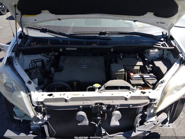 2012 TOYOTA SIENNA LE V6 8 PASSENGER — I10