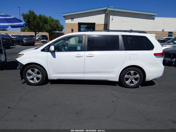 2012 TOYOTA SIENNA LE V6 8 PASSENGER — I117