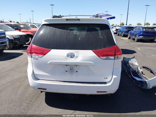 2012 TOYOTA SIENNA LE V6 8 PASSENGER — I119
