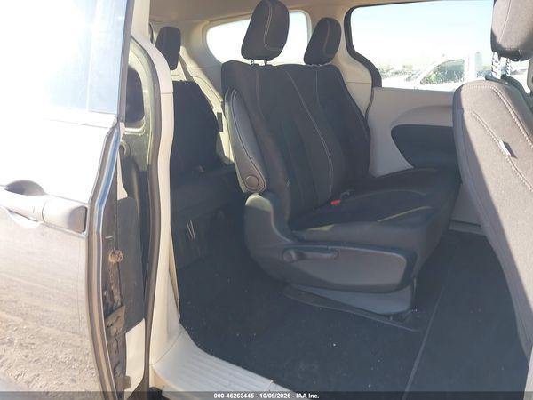 2021 CHRYSLER VOYAGER L — I8