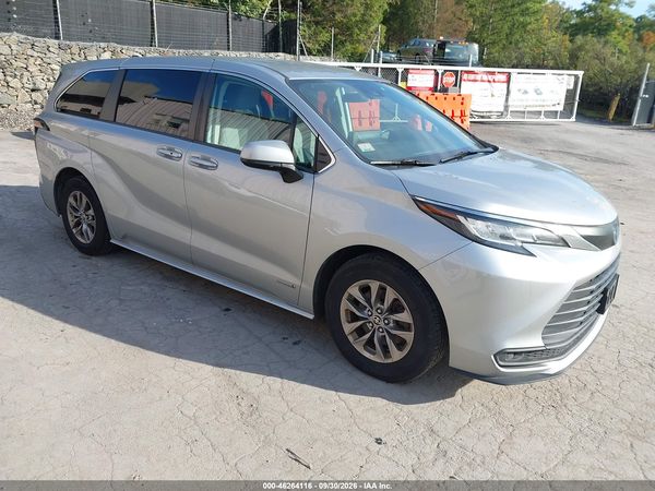 2021 TOYOTA SIENNA LE — I1