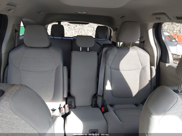 2021 TOYOTA SIENNA LE — I8