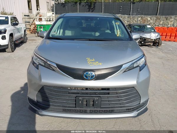 2021 TOYOTA SIENNA LE — I115
