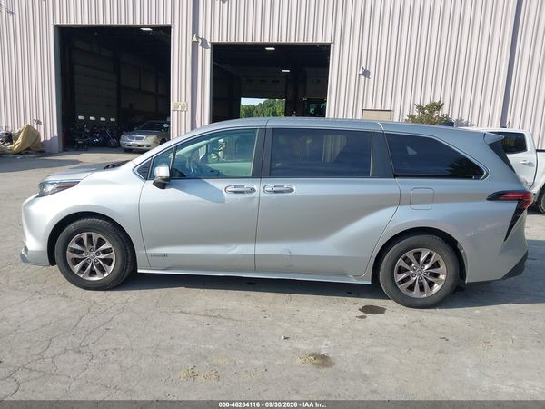 2021 TOYOTA SIENNA LE — I117