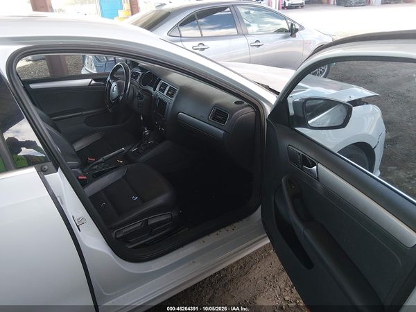 2017 VOLKSWAGEN JETTA 1.4T SE — I5