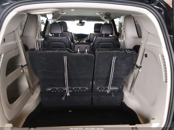 2024 CHRYSLER PACIFICA TOURING L — I8