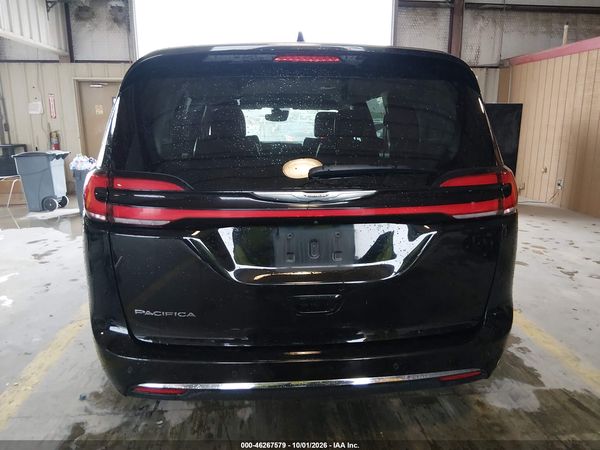 2024 CHRYSLER PACIFICA TOURING L — I119