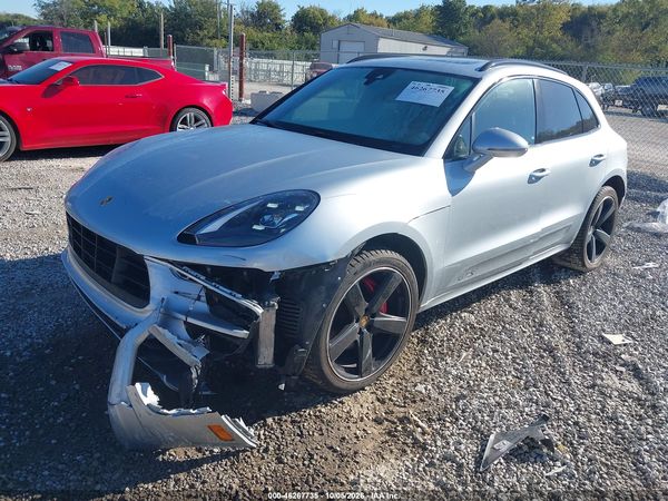 2018 PORSCHE MACAN — I2