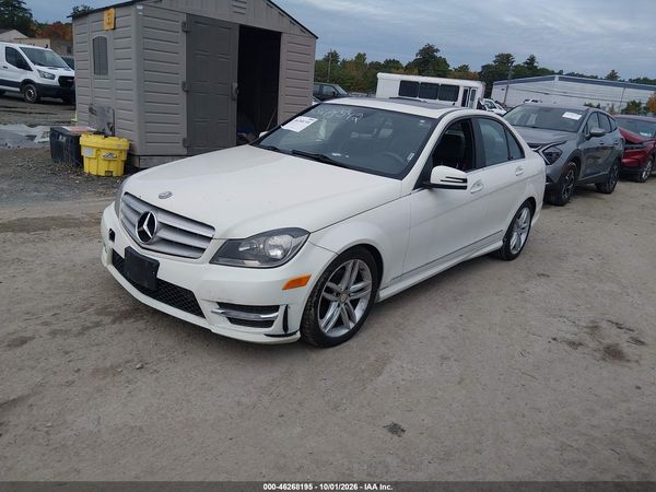 2012 MERCEDES-BENZ C 300 — I2