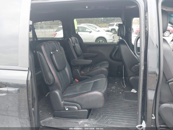 2017 DODGE GRAND CARAVAN GT — I8