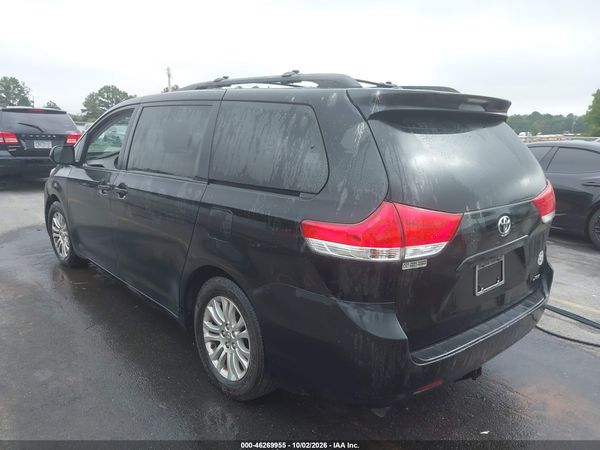 2012 TOYOTA SIENNA XLE V6 8 PASSENGER — I3